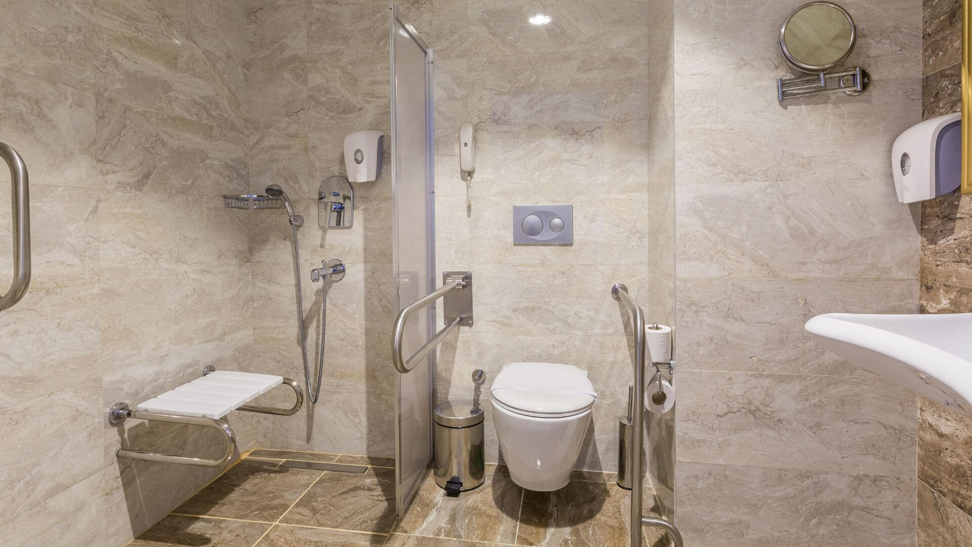 Jolie salle de bain moderne à Lyon